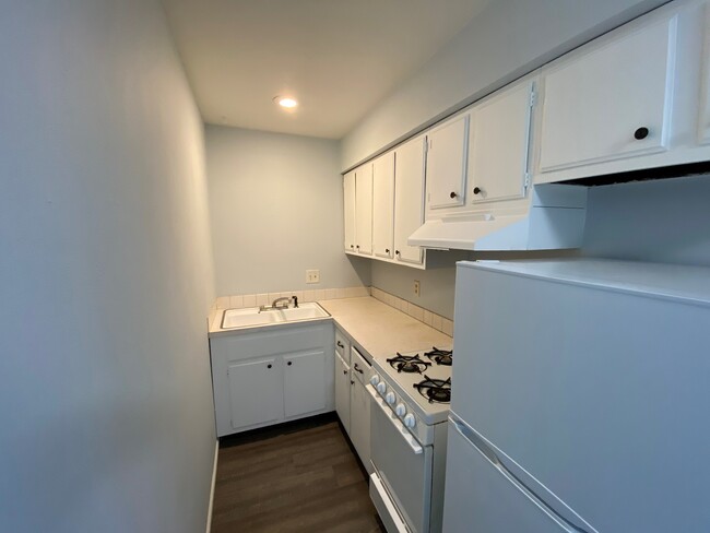 Foto del edificio - 1336 E 11th St