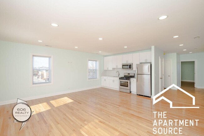 Foto del edificio - 4456 W Diversey Ave