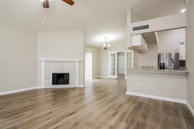 Foto del edificio - 2406 Wildbriar Dr