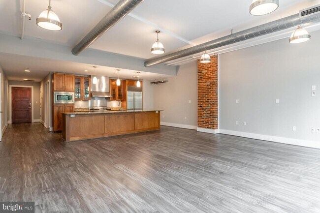 Building Photo - 1600 Clarendon Blvd