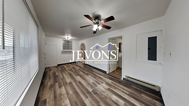 Foto del edificio - Two-story home just minutes from Yakima Valley College.