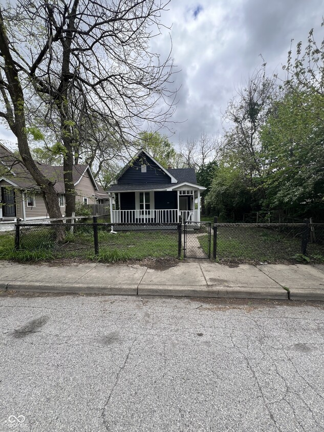 Primary Photo - 3449 Boulevard Pl