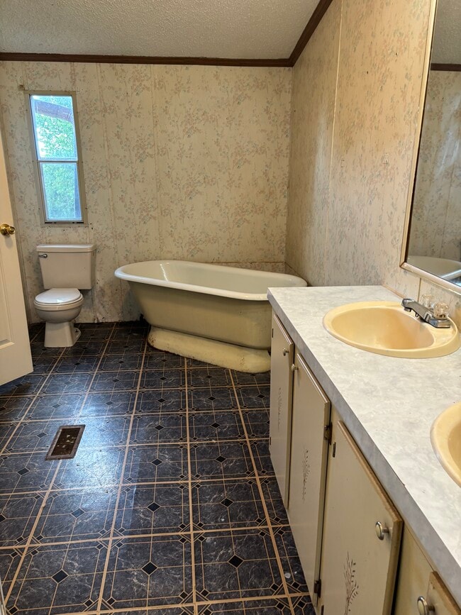 Building Photo - 3700 Kersey Rd