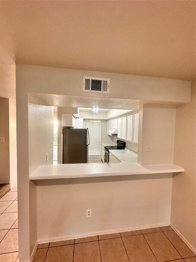 Building Photo - 8714 Victorian Village Dr