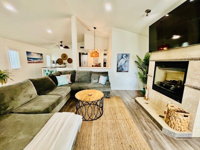 Foto del edificio - 4821 River Ave