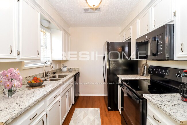 Building Photo - 1410 Clearfield Drive
