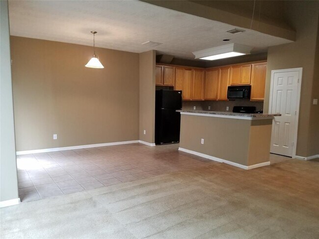 Building Photo - 815 Forest Bark Ln