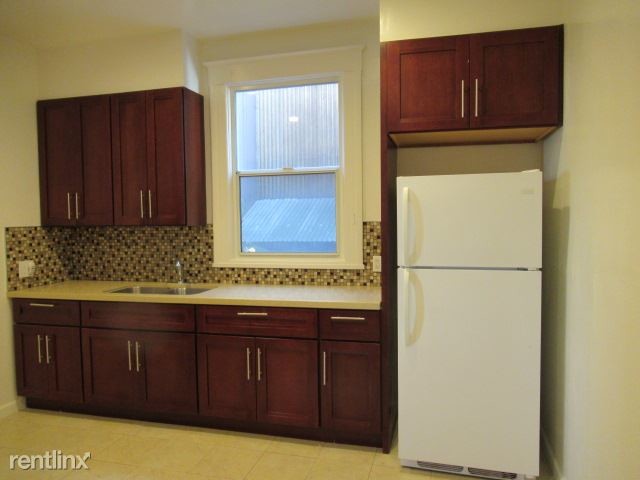 Primary Photo - 1 br, 1 bath Apartment - 370 Green Street