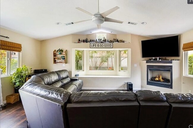 Foto del edificio - 283 N Highland St