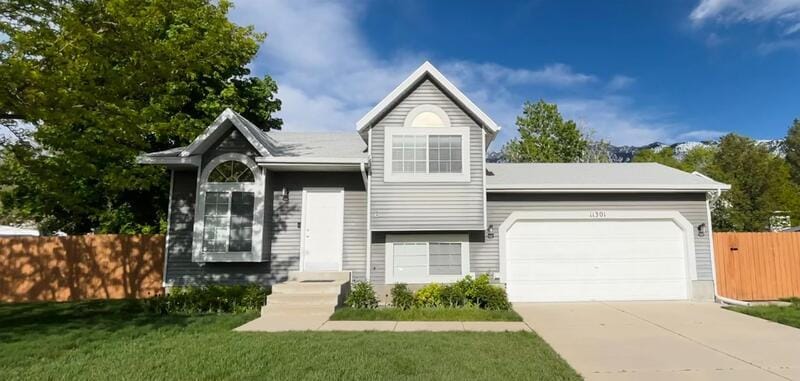 Primary Photo - 11301 Sandy Ridge Dr