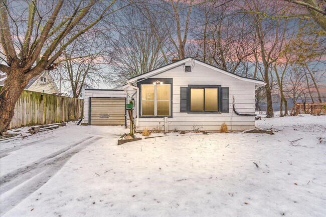Foto del edificio - 2609 Maplewood Ave
