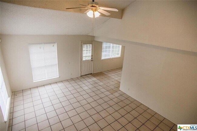 Building Photo - 113 Crest Dr