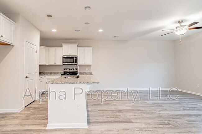 Foto del edificio - 307 Trail Branch Ct.