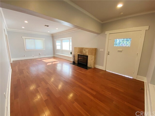 Foto del edificio - 1562 N Lake Ave