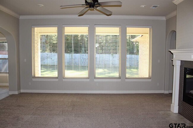 Foto del edificio - 1716 Whetstone Ln