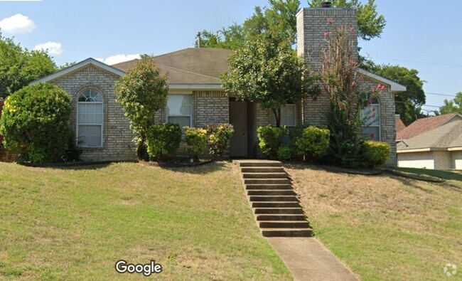 Building Photo - 2010 Elm Shadows Dr