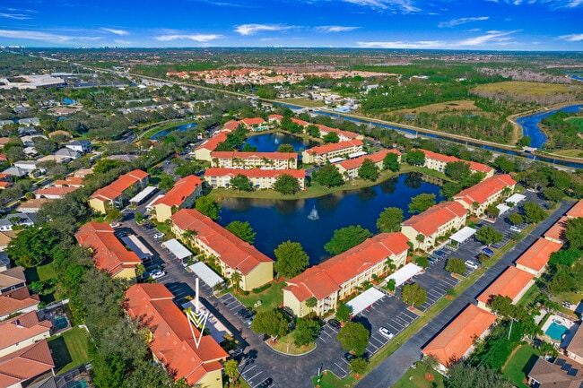 Foto del edificio - 8271 Key Royal Cir