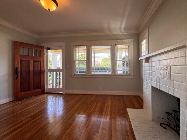 Building Photo - 815 Orange Grove Pl