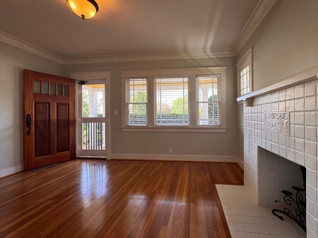 Building Photo - 815 Orange Grove Pl