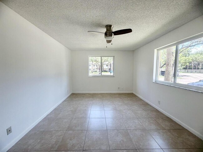 Foto del edificio - 9955 Westview Dr