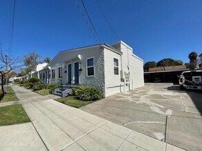 Building Photo - 2613 Sacramento St