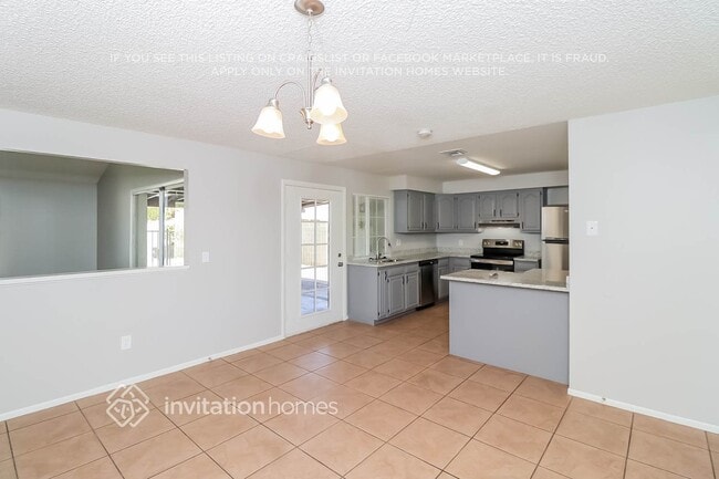 Foto del edificio - 5552 W Carol Ave