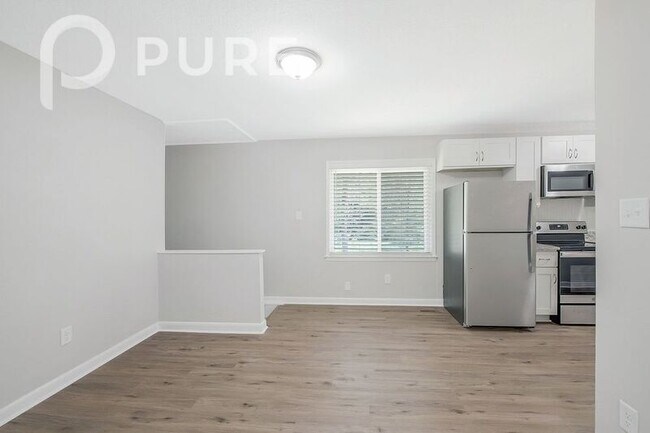 Foto del edificio - 2811 Wyeth Ave