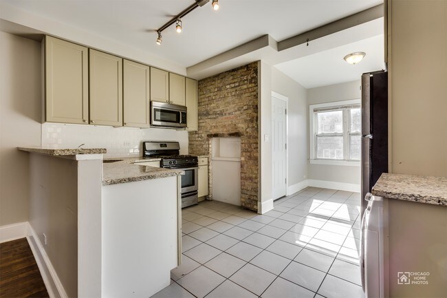 Foto del edificio - 2607 W Lawrence Ave