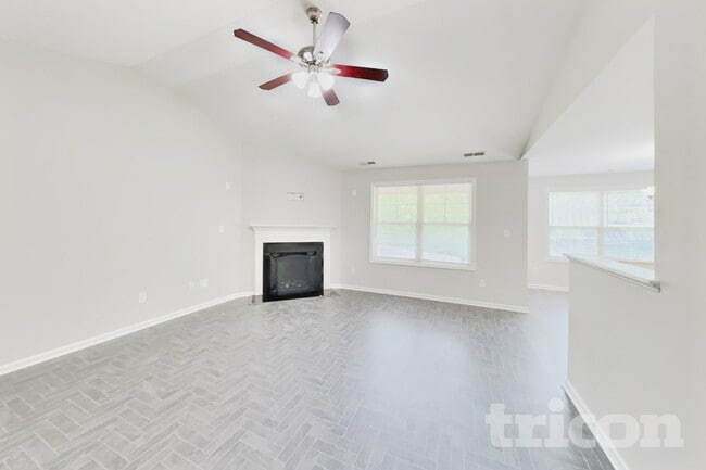 Foto del edificio - 295 New Castle Ln