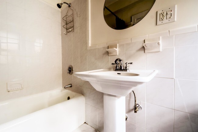 Building Photo - 1613 Harvard St NW