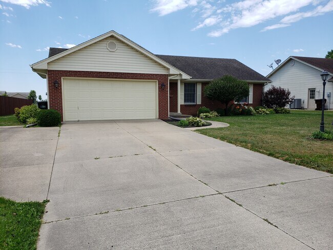 Foto del edificio - 3408 N County Road 900 E