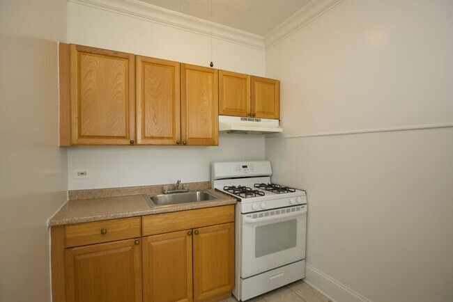 Foto del edificio - 2704 N Sawyer Ave