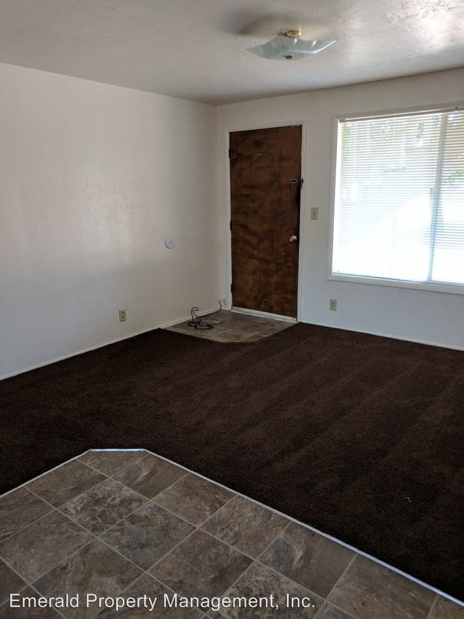 Building Photo - 4580 Aster St