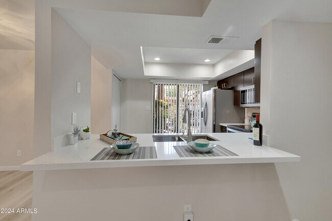 Building Photo - 9460 N 92nd St