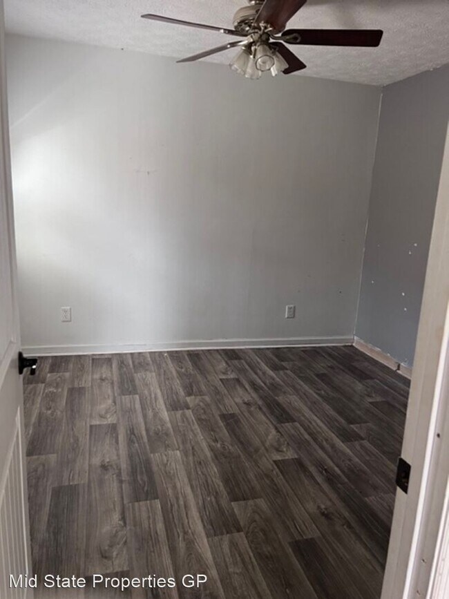 Foto del edificio - 3 br, 1 bath House - 260 Gravel Hill Rd.
