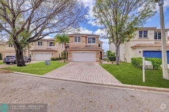 Building Photo - 3829 NW 62nd Ct