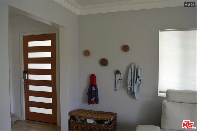 Foto del edificio - 2248 Greenfield Ave