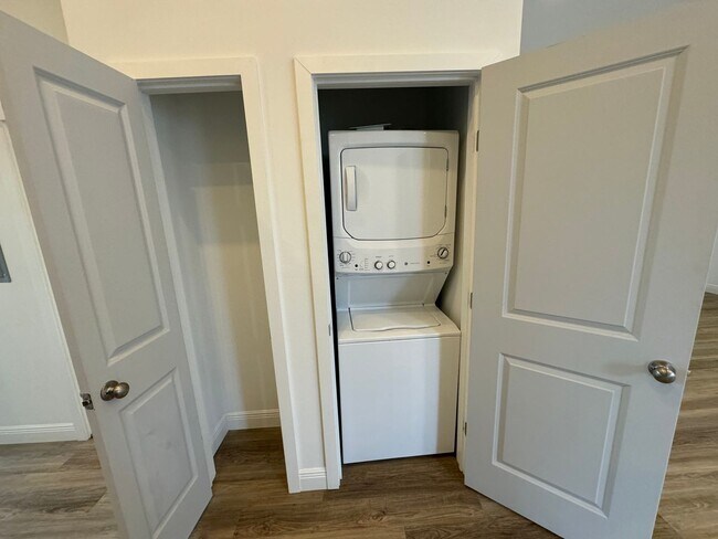 Foto del edificio - 322 Vine St