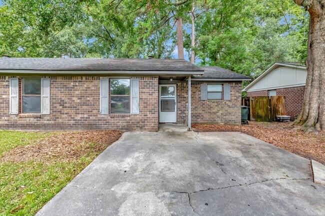 Foto del edificio - Charming 3BR/2B Duplex in Gadsden Acres – ...