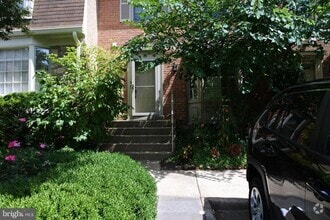 Building Photo - 2113 Kings Mill Ct