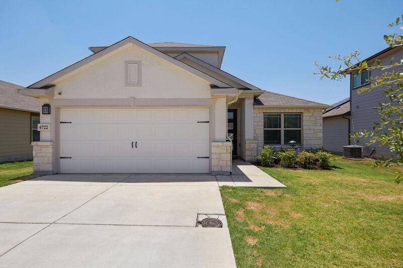 Foto principal - 6722 Dashmoor Creek