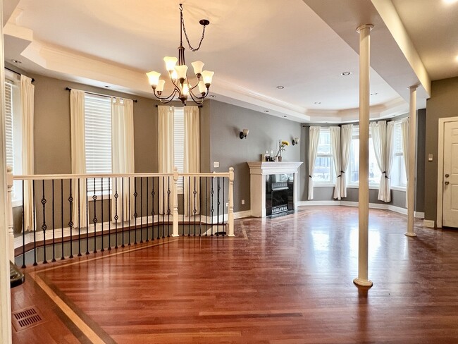 Building Photo - 2862 W Belden Ave