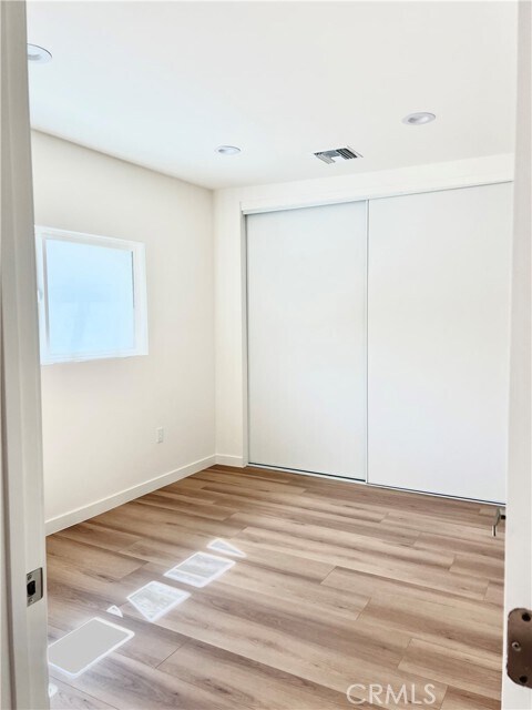 Foto del edificio - 9645 Dale Ave