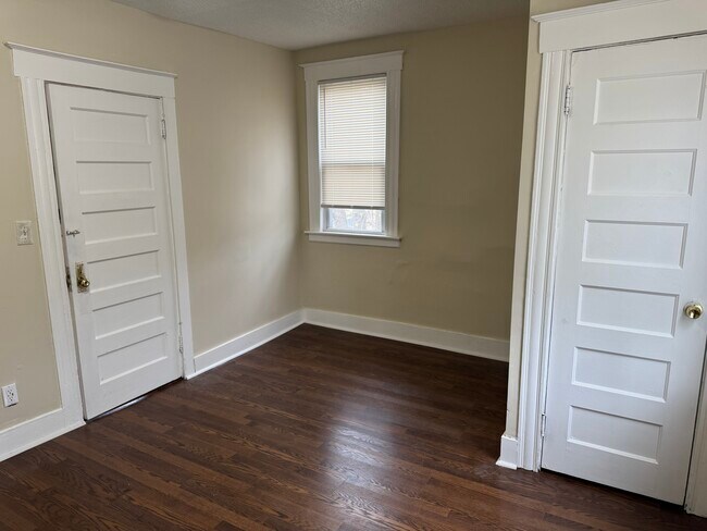 Bed 1 - 128 Pleasant St