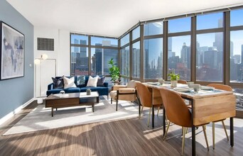 Building Photo - 370 N Jefferson St Building Photo - 370 N Jefferson St