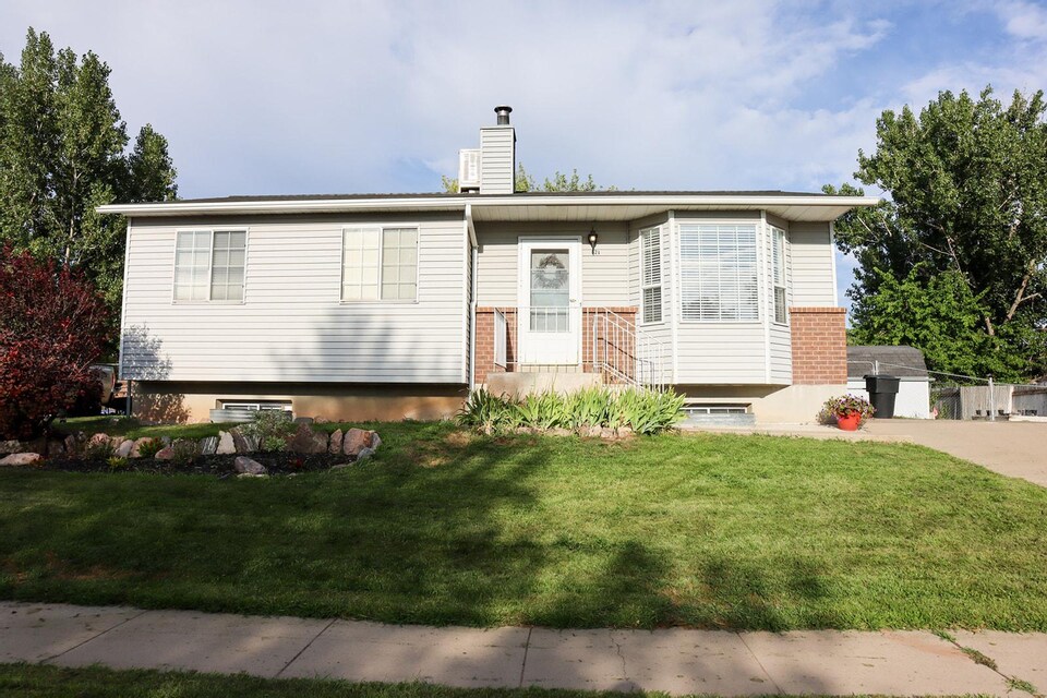 Primary Photo - 628 N 1360 W