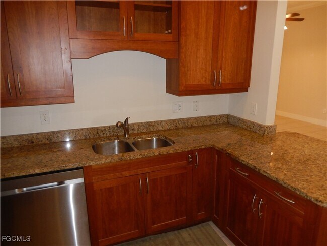 Foto del edificio - 1625 SE 46th St
