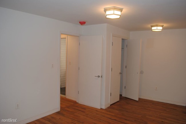 Building Photo - 689 Greene Ave
