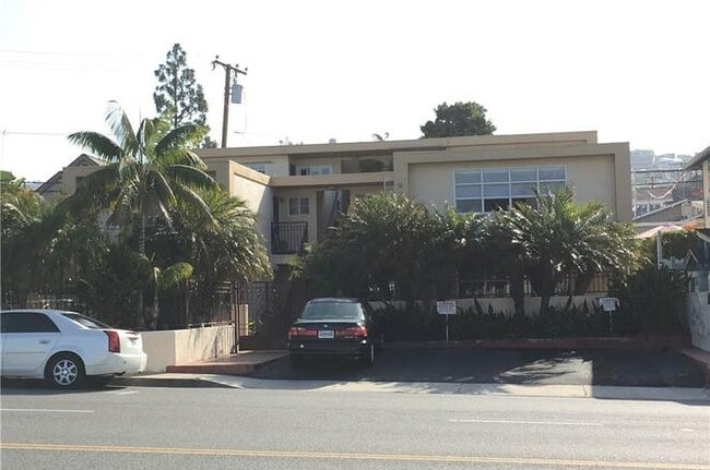 Building Photo - 970 Glenneyre St