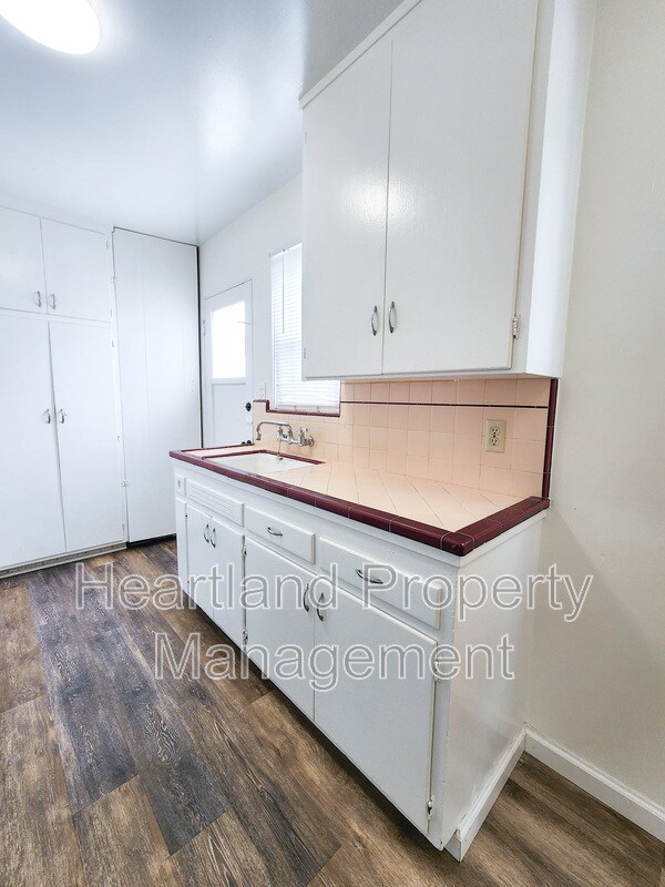 Foto del edificio - 848 1/2 Emerald Street